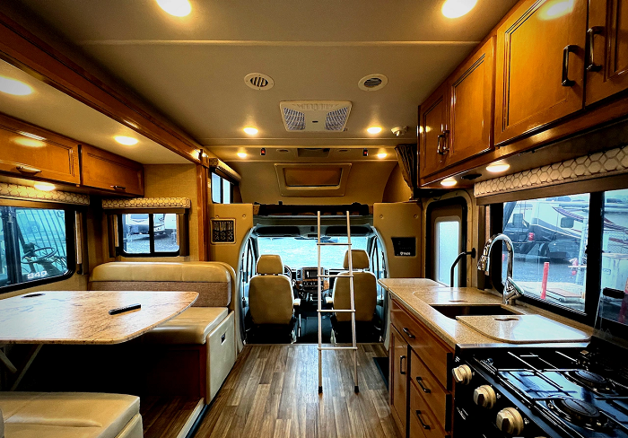 2019 Thor Quantum Sprinter KM24